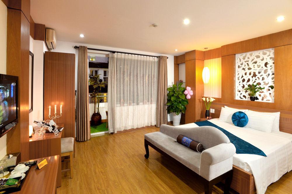 Golden Palace Hotel