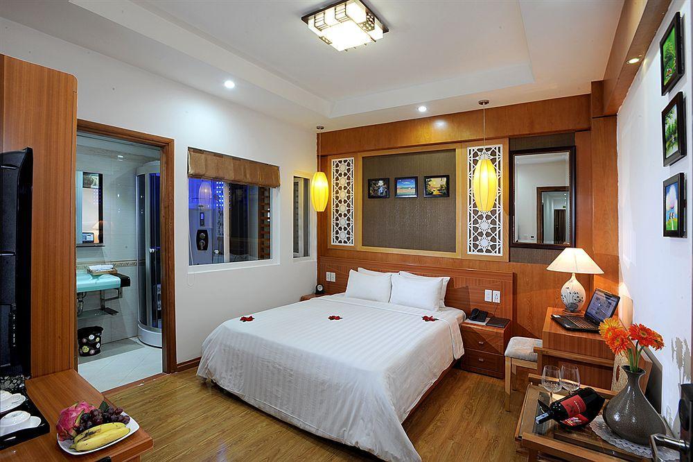 Golden Palace Hotel 3*
