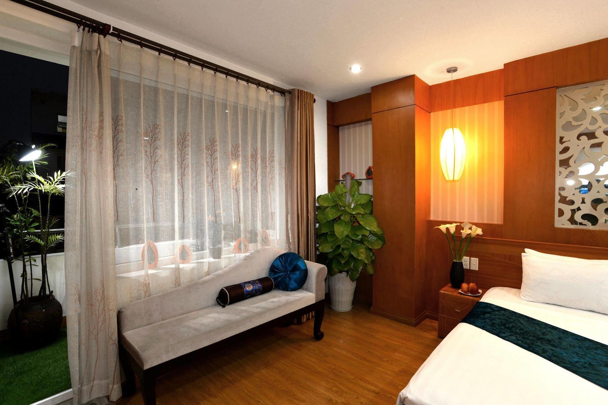 Golden Palace Hotel 3*