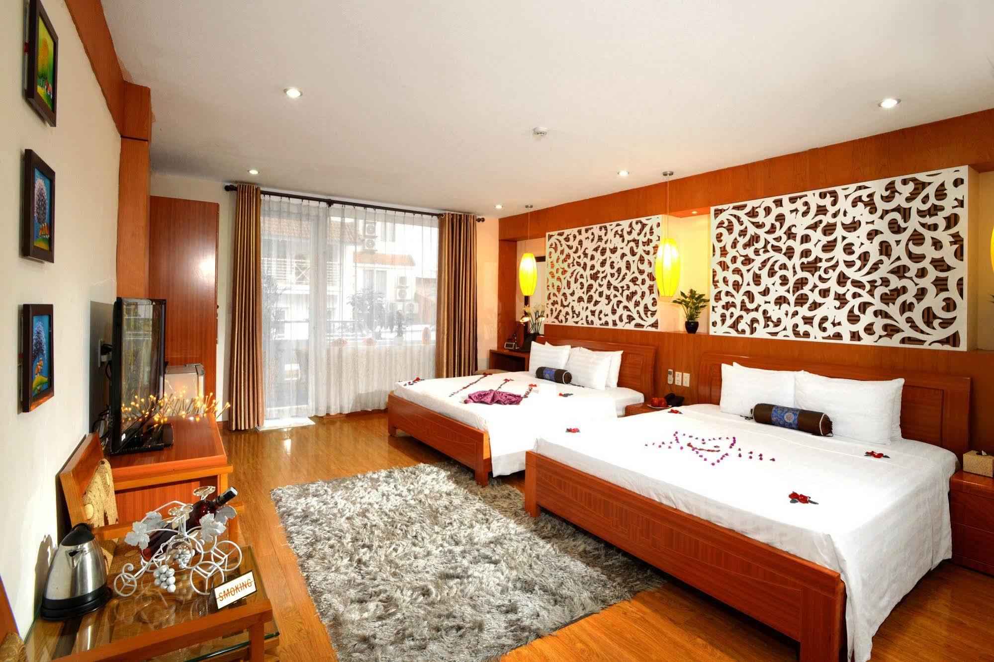 Golden Palace 3*